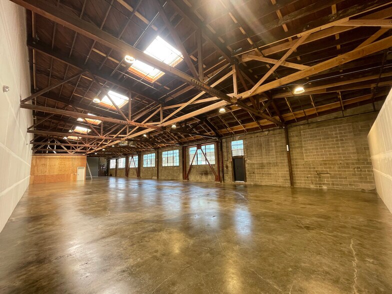 More Photos Of 1483 67th St, Emeryville Warehouse For Lease