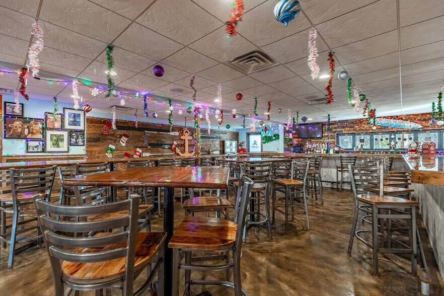 More Photos Of 840 S Broad St, Griffith Restaurant For Sale