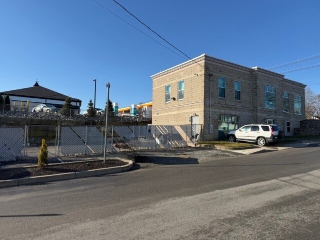 More Photos Of 539 Killingly St, Johnston Freestanding For Sale