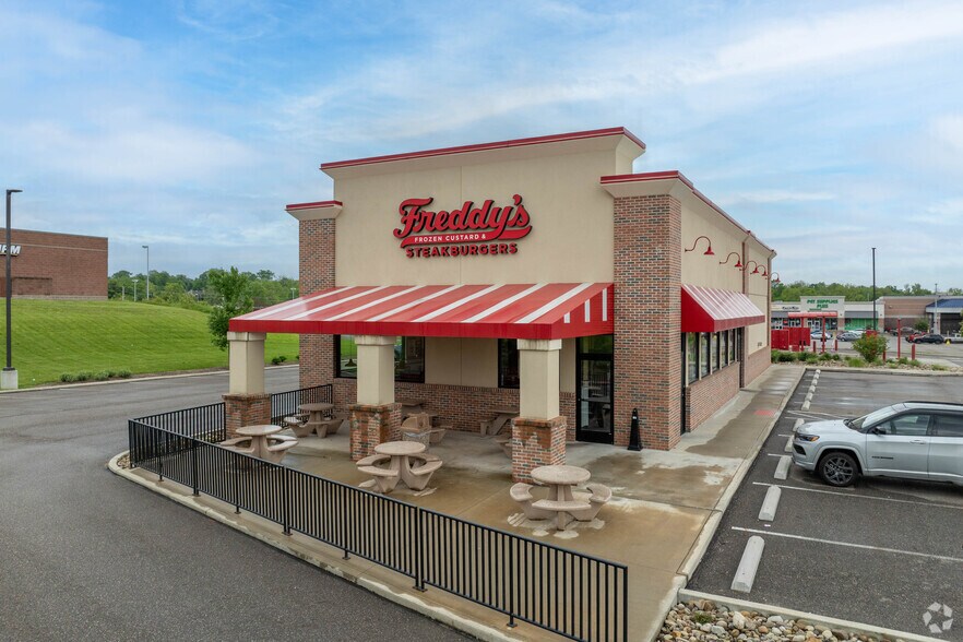 More Photos Of 1240 OH-303, Streetsboro Fast Food For Lease