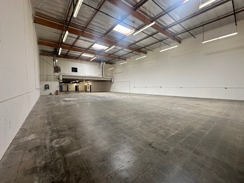 More Photos Of 24922 Anza Dr, Valencia Warehouse For Lease
