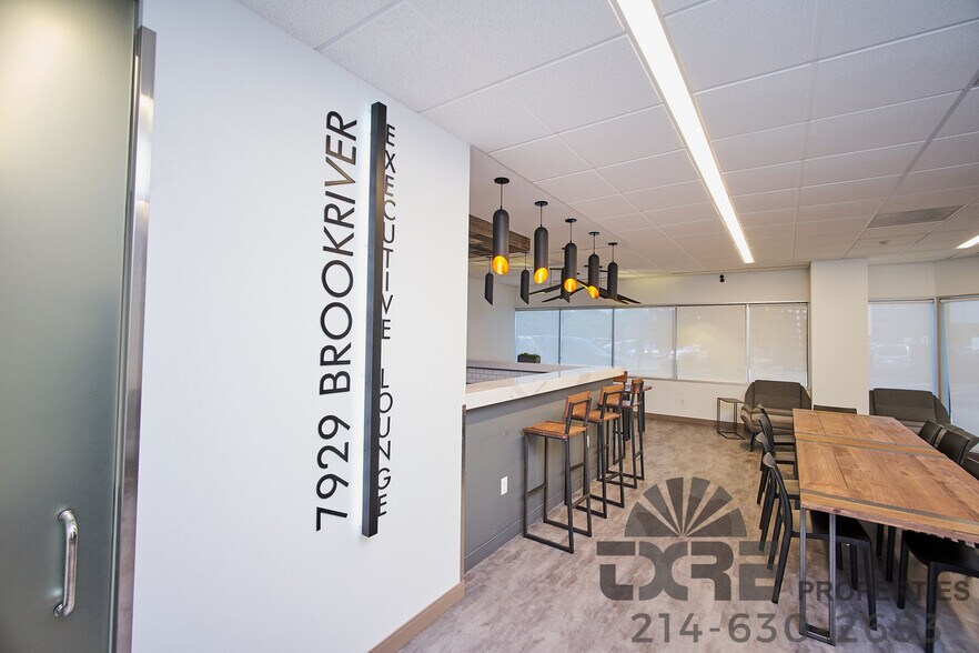 More Photos Of 7929 Brookriver Dr, Dallas Office For Sale