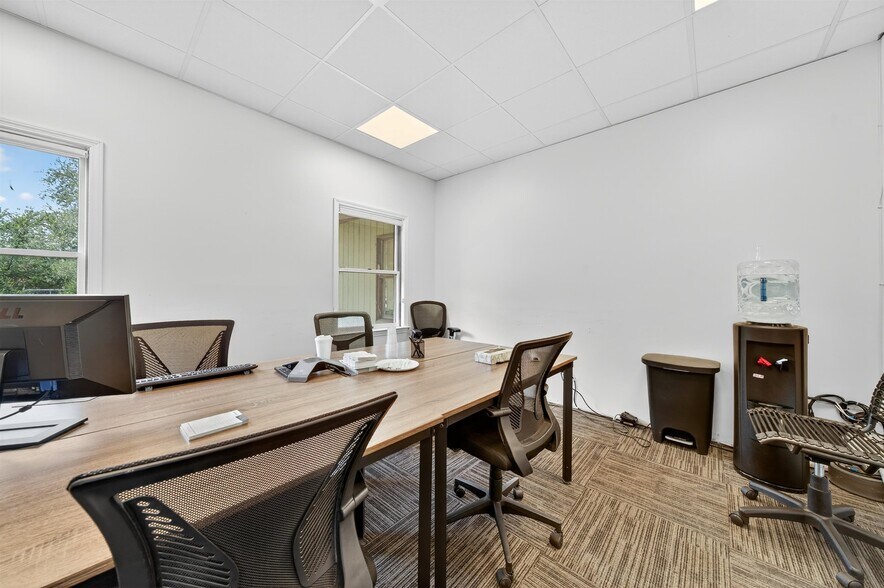 More Photos Of 11 Abrams Rd, Central Valley Office For Sale