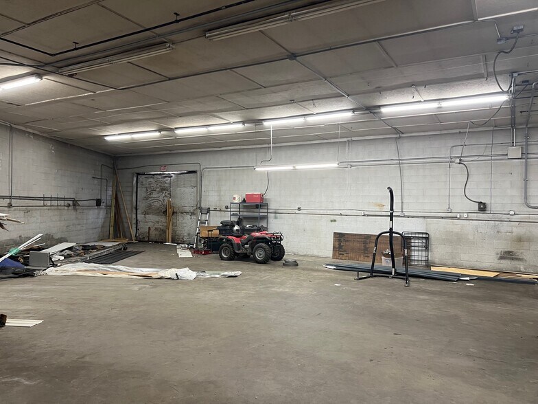 More Photos Of 179 Waughtown St, Winston-Salem Warehouse For Sale