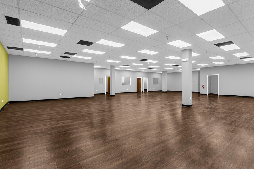 More Photos Of 927 Fern St, Altamonte Springs Light Manufacturing For Sale