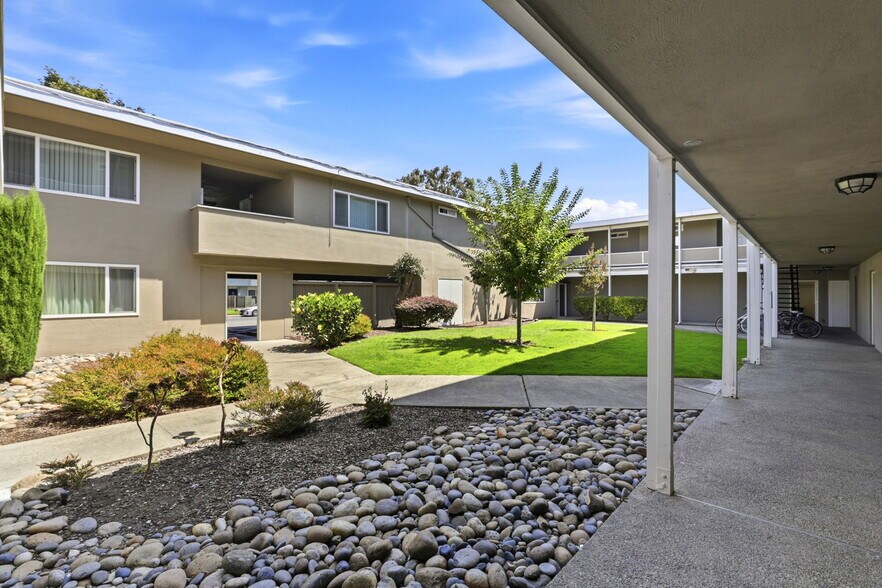 More Photos Of 527 Walker Dr, Mountain View Apartments For Sale