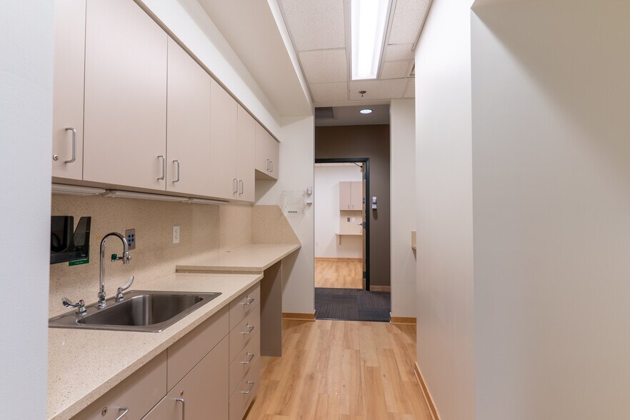 More Photos Of 814 S 3rd St, Minneapolis Rehabilitation Center For Lease