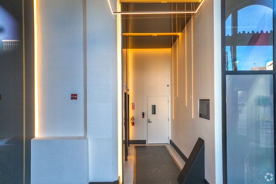 More Photos Of 1625 Clay St, Oakland Loft Creative Space For Lease