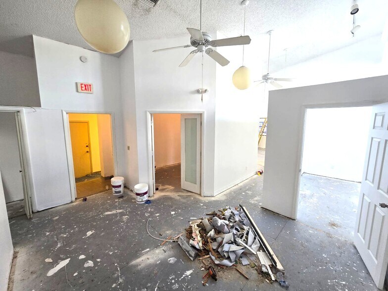 More Photos Of 5800-5820 N University Dr, Fort Lauderdale Storefront Retail Office For Lease