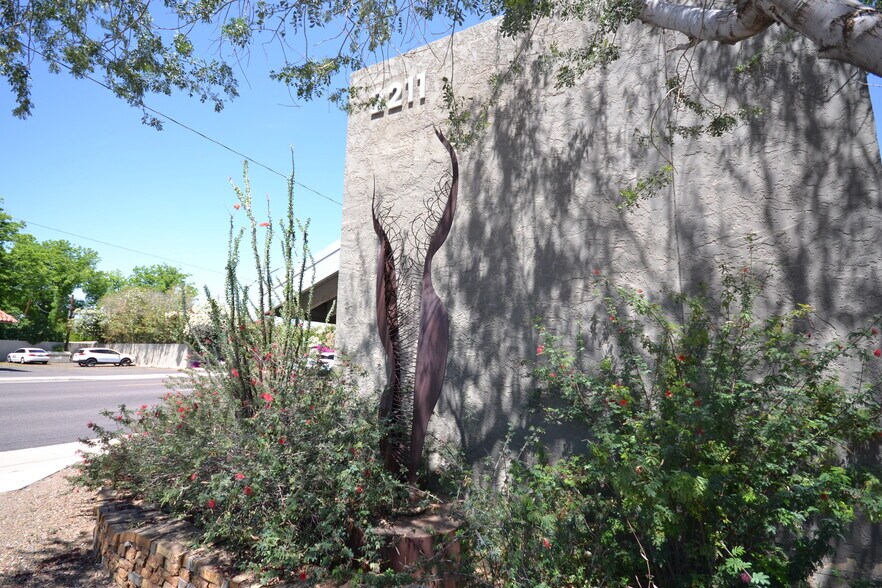 More Photos Of 2211 N 7th St, Phoenix Office For Sale