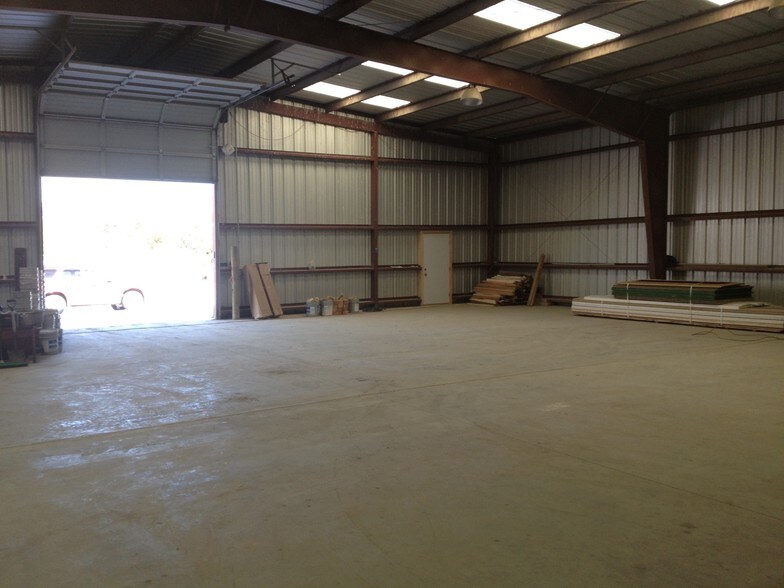 More Photos Of 5990 Spokane Ranch Rd, Helena Warehouse For Lease