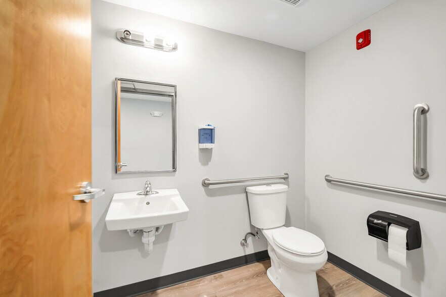 More Photos Of 2168 Bennett Rd, Philadelphia Warehouse For Lease