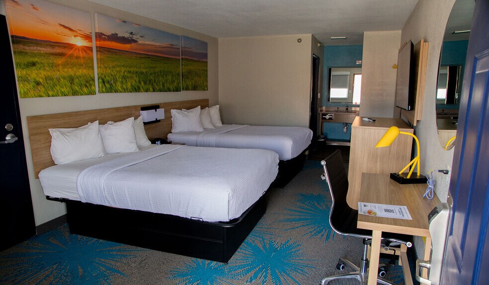 More Photos Of 2102 S Coulter St, Amarillo Hotel For Sale