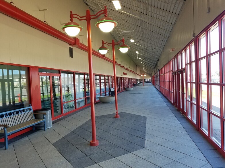 More Photos Of 10101 Market St, Rothschild General Retail For Lease