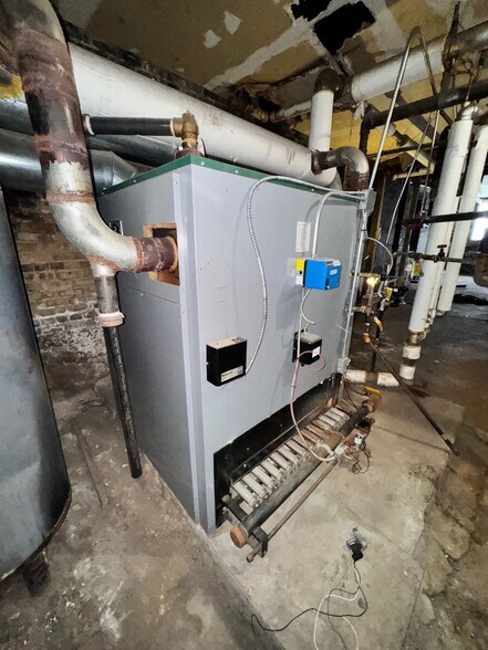 More Photos Of 6800 S Paxton Ave, Chicago Apartments For Sale