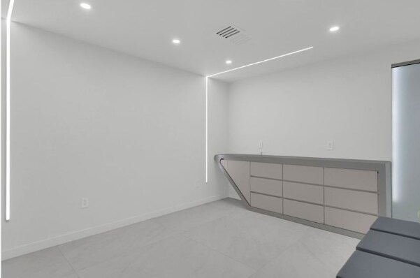 More Photos Of 909 NE 163rd St, North Miami Beach Medical For Sale