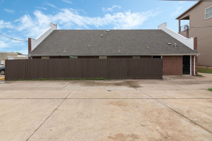 More Photos Of 3112 Lubbock Ave, Fort Worth Medical For Sale
