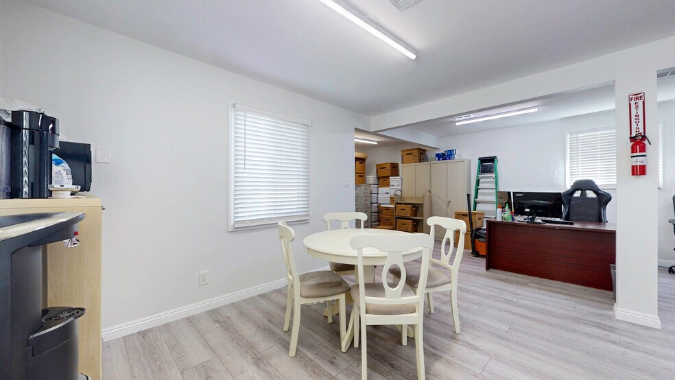 More Photos Of , Tujunga Office For Sale