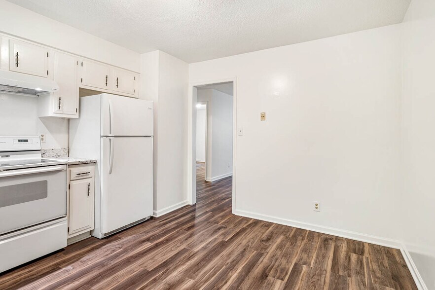More Photos Of 547 Cedar Lake Rd, Chapel Hill Multifamily For Sale