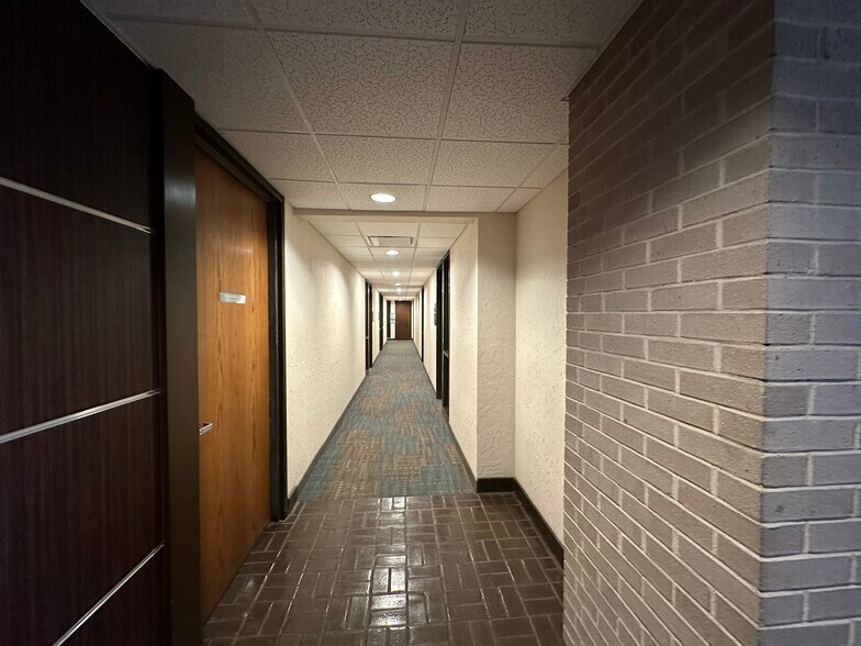 More Photos Of 375 Municipal Dr, Richardson Medical For Lease