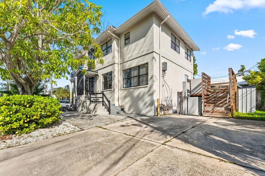 More Photos Of 3062 Beach Blvd S, Gulfport General Retail For Sale