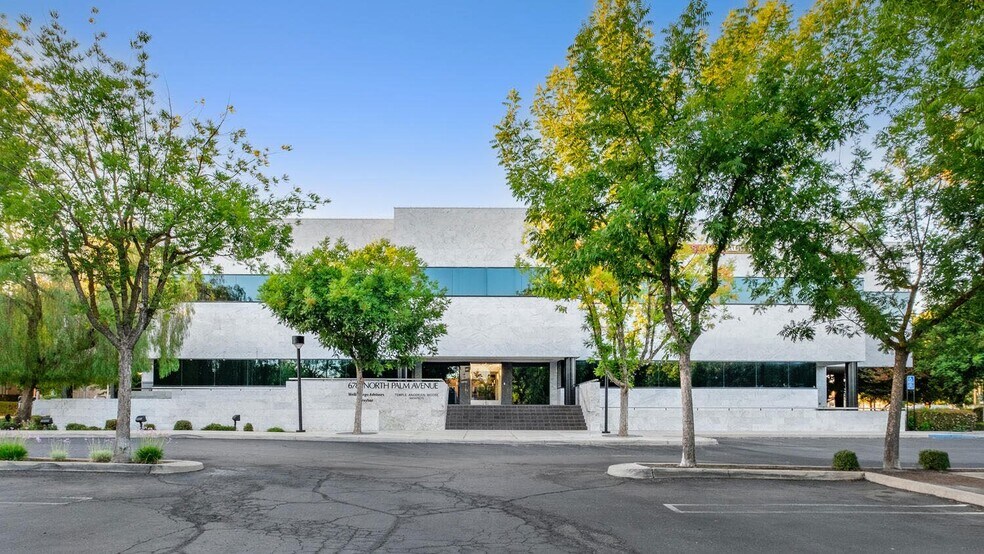 More Photos Of 6715 N Palm Ave, Fresno Office For Lease