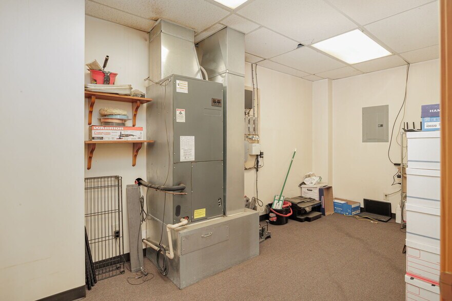 More Photos Of 801 Woodsdale Rd, Elwood Warehouse For Sale