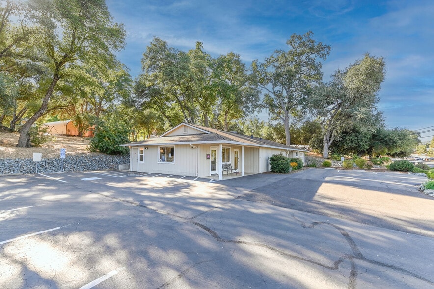 More Photos Of 382 CA-4, Murphys Office For Sale