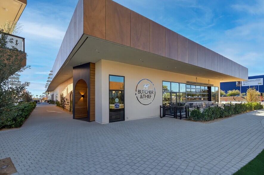 More Photos Of 8670 W Sunset Rd, Las Vegas General Retail For Sale