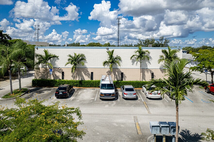 More Photos Of 4725-4787 NW 103rd Ave, Sunrise Warehouse For Lease