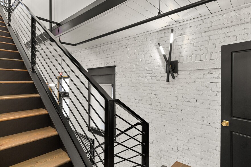 More Photos Of 30-50 2nd St E, Kalispell Office Residential For Sale