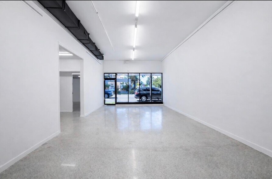 More Photos Of 13-19 S Federal Hwy, Dania Storefront For Lease