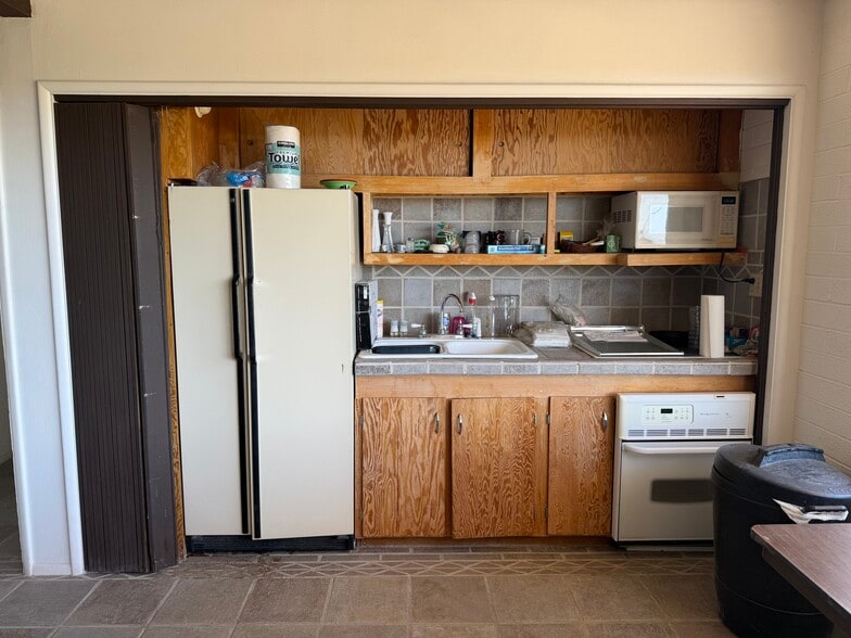 More Photos Of 1477 N Silverbell Rd, Tucson Religious Facility For Sale