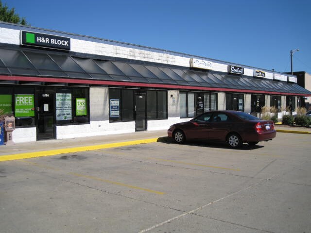 More Photos Of 100 E Washington St, East Peoria General Retail For Lease