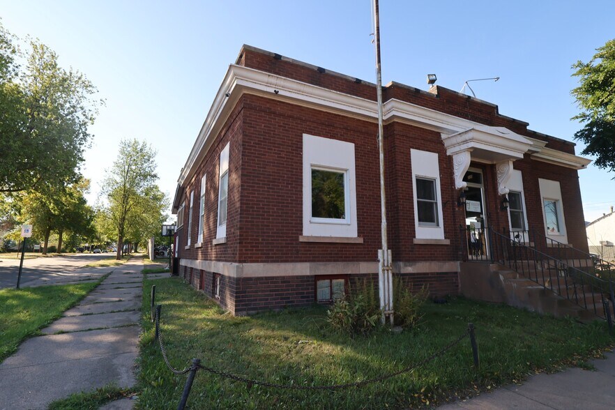Primary Photo Of 220 Main St E, Ashland Office For Sale