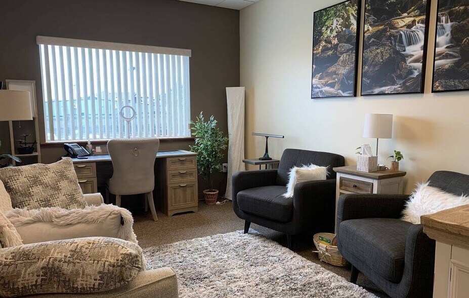 More Photos Of 1030 N Center Pky, Kennewick Loft Creative Space For Lease