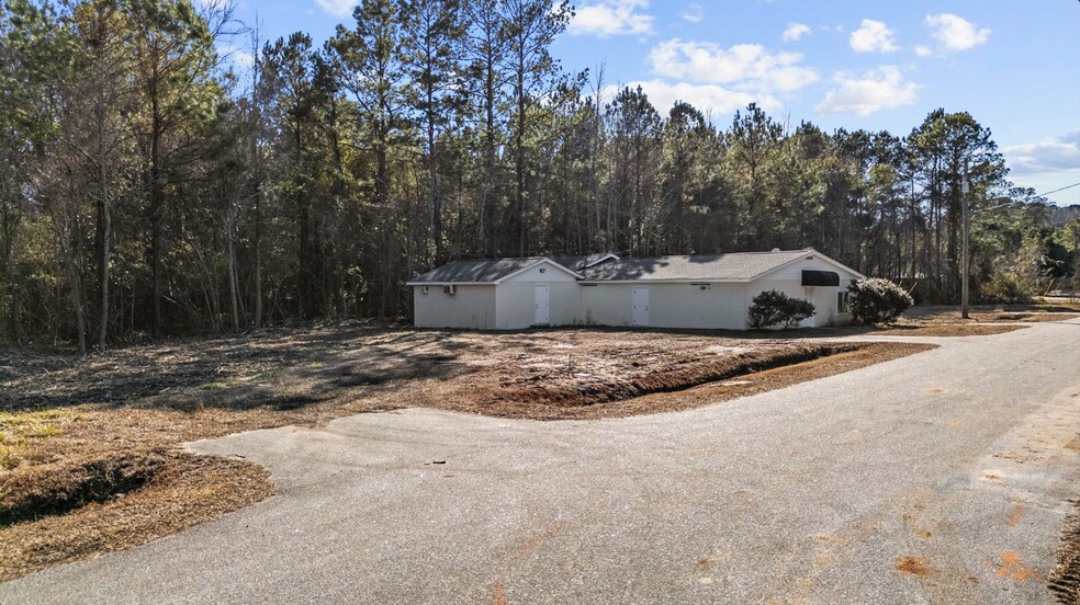 More Photos Of 3307 Sam W Dr ave, Conway Flex For Sale