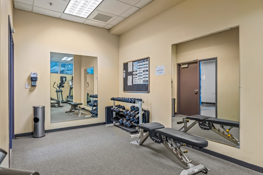 More Photos Of 75 Sylvan St, Danvers Unknown For Lease