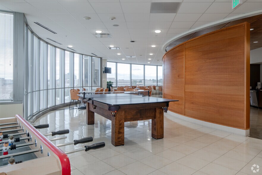 More Photos Of 5075 S Syracuse St, Denver Office For Lease