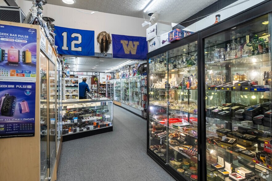 More Photos Of 4517 University Way NE, Seattle General Retail For Sale