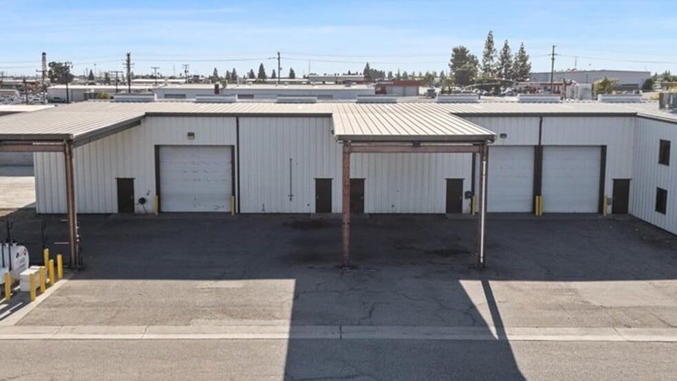 More Photos Of 6309 Seven Seas Ave, Bakersfield Warehouse For Lease