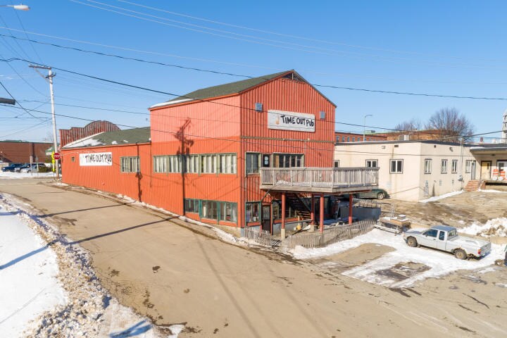 More Photos Of 275 Main St, Rockland Bar For Sale