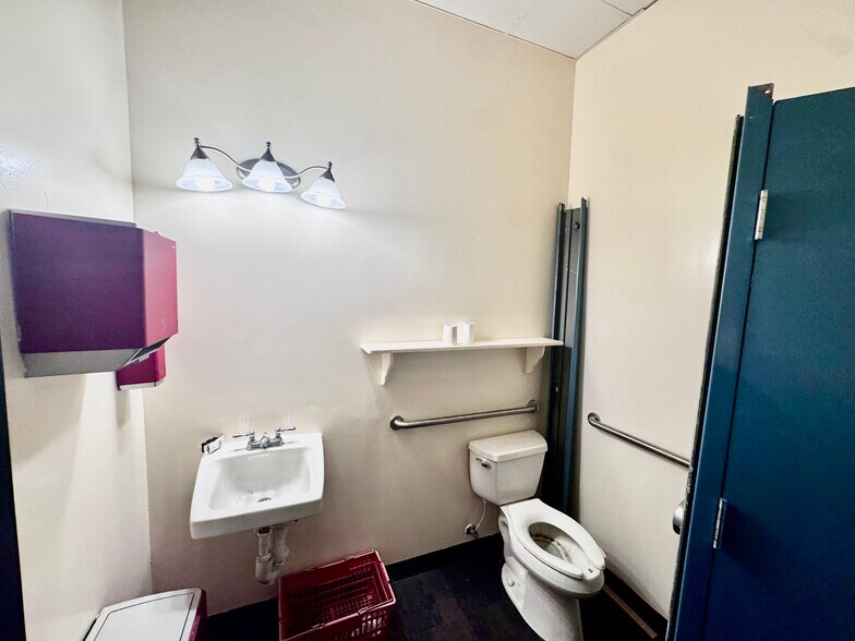 More Photos Of 502 W Broad St, Falls Church Apartments For Lease