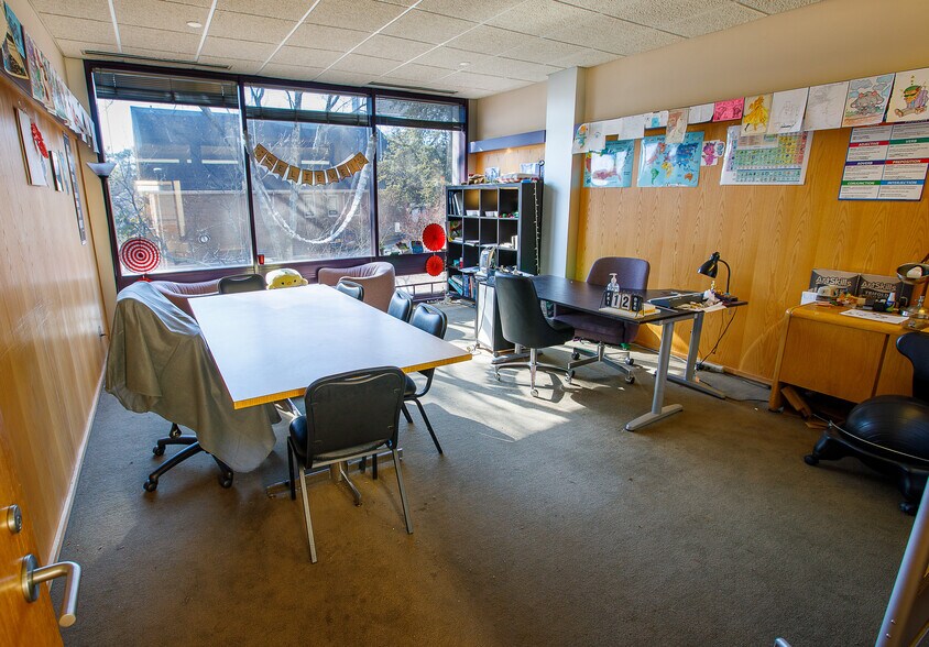 More Photos Of 3516 Covington Hwy, Decatur Office For Sale