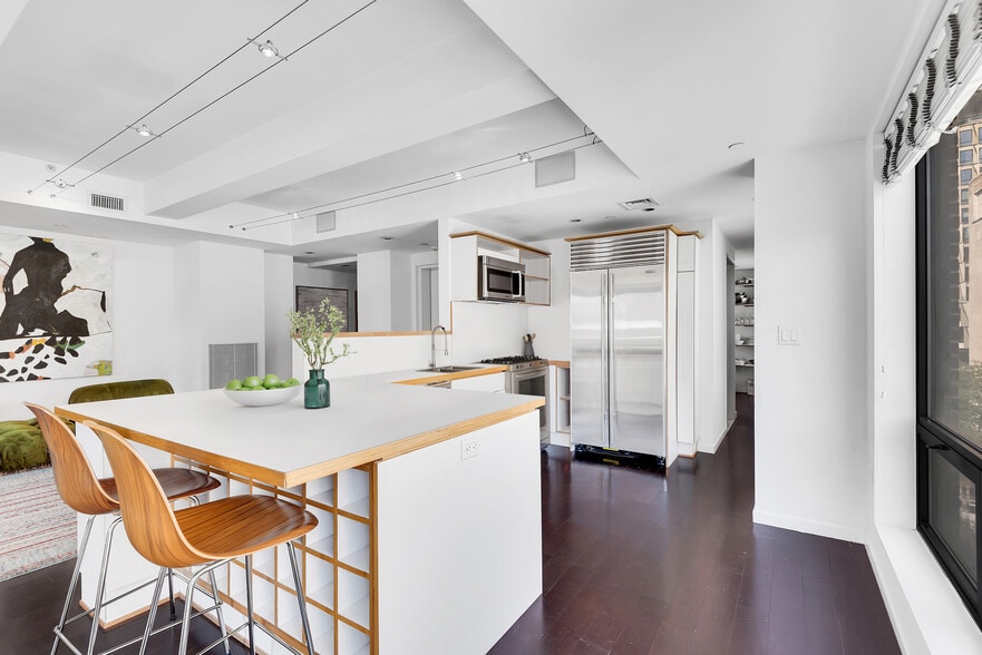 More Photos Of 334 Grand St, New York Apartments For Sale