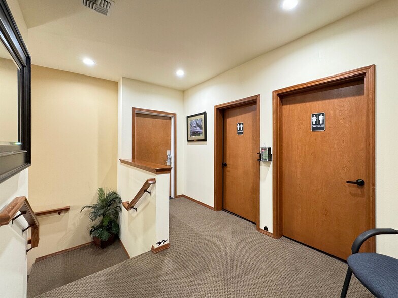 More Photos Of 534 N 5th Ave, Sequim Medical For Lease