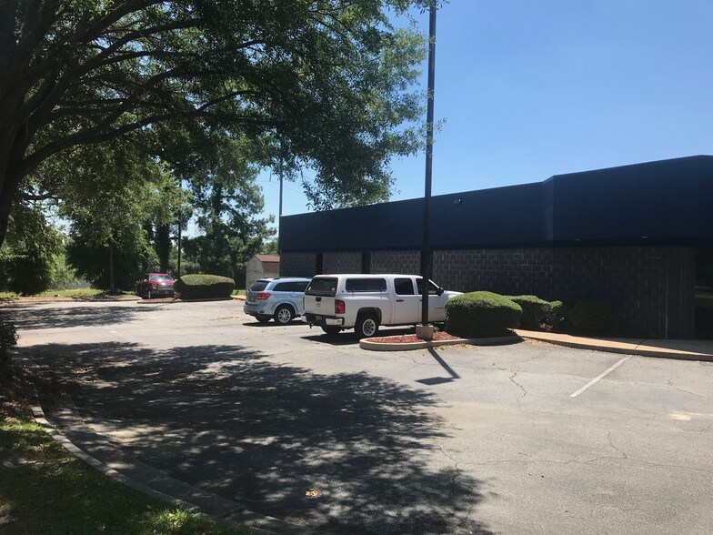 More Photos Of 1841 Norman Dr, Valdosta Office For Sale