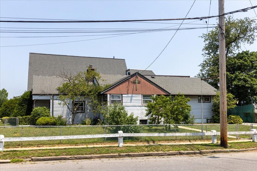 More Photos Of 215 N Hillside Ave, Valley Stream Specialty For Sale