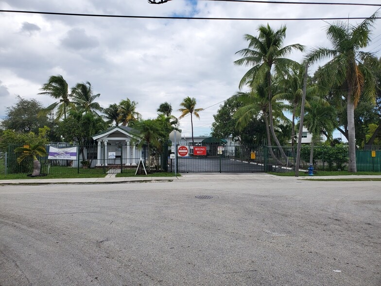 More Photos Of 520 NW 5th St, Hallandale Beach Schools For Sale