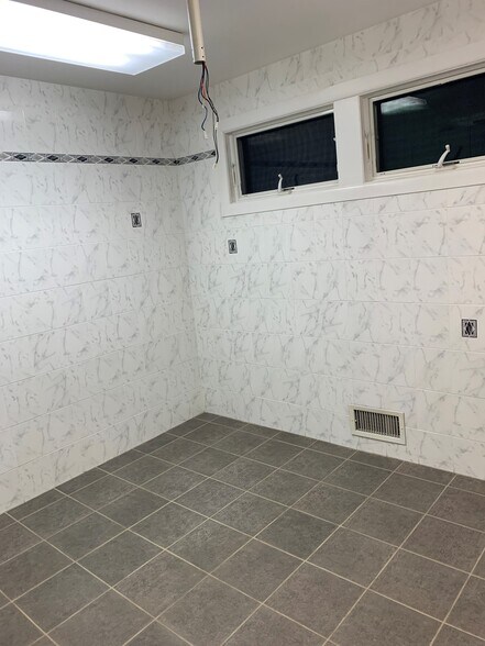 More Photos Of 111 Carleton Ave, Islip Terrace Medical For Lease